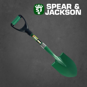 Pelle Spear and Jackson d'une main, et detecteur de metaux de l'autre, les prospecteurs arpentent les forêts et les plages